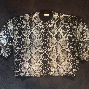 Andthewhy Sweater size M/L
